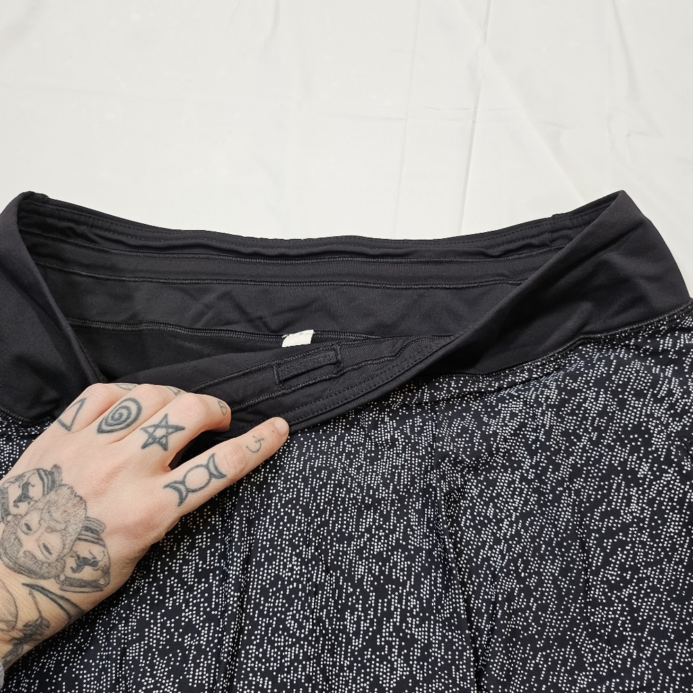 Lululemon Quick Pace Skirt (13")(Soundwave White Black) - Picture 11 of 16